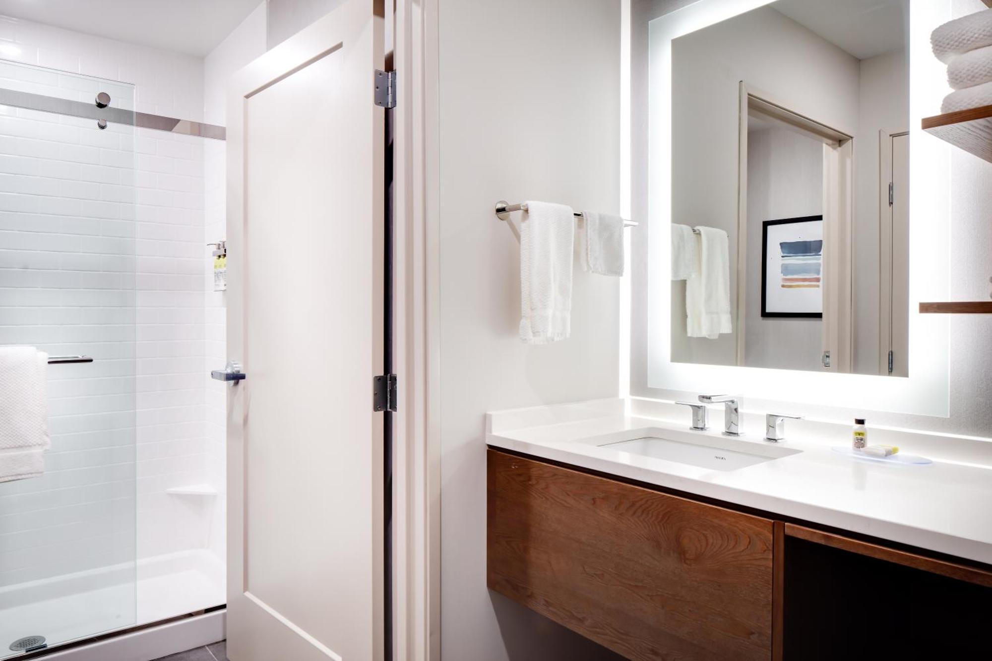 Staybridge Suites - Iowa City - Coralville By Ihg מראה חיצוני תמונה